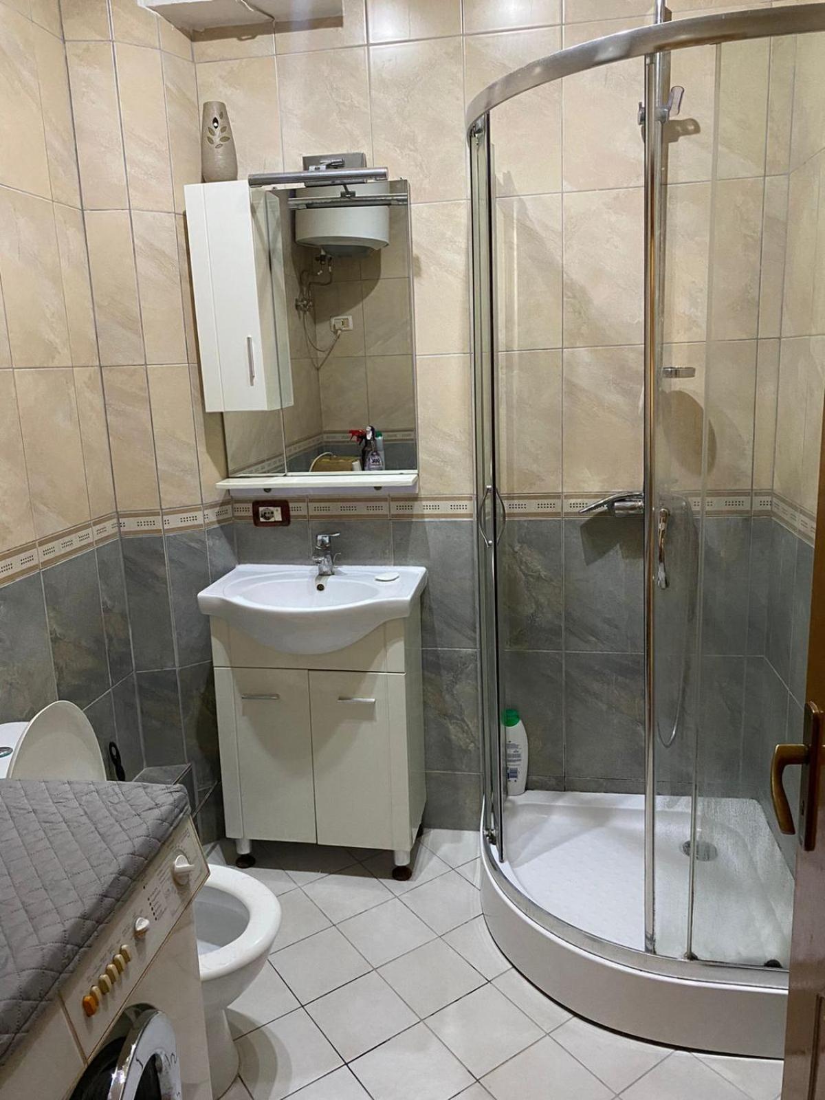 Appartement Sjsjksdbbd à Tirana Extérieur photo